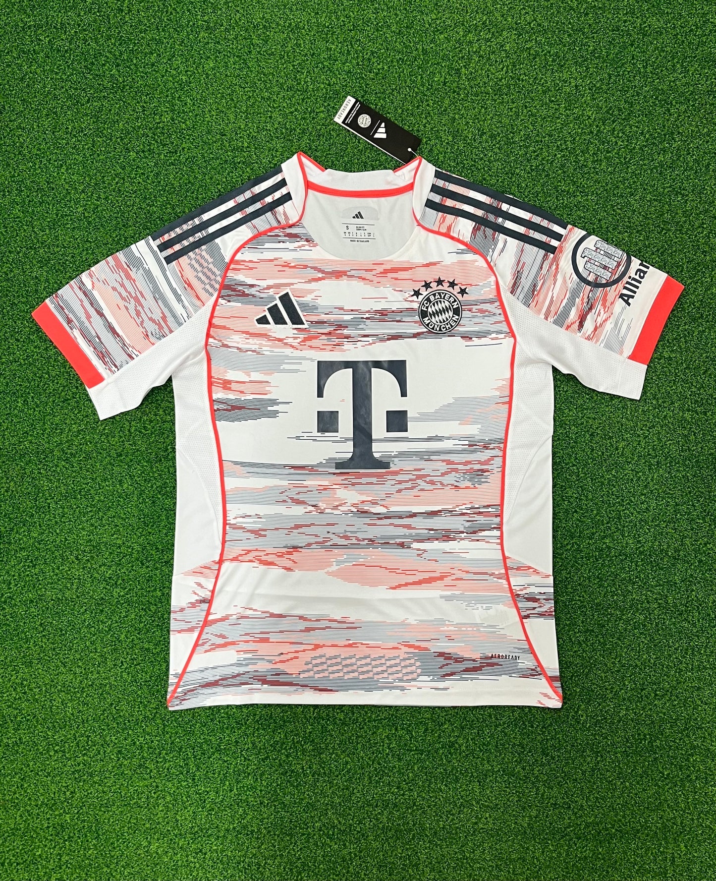 FC Bayern Away 2025/2026